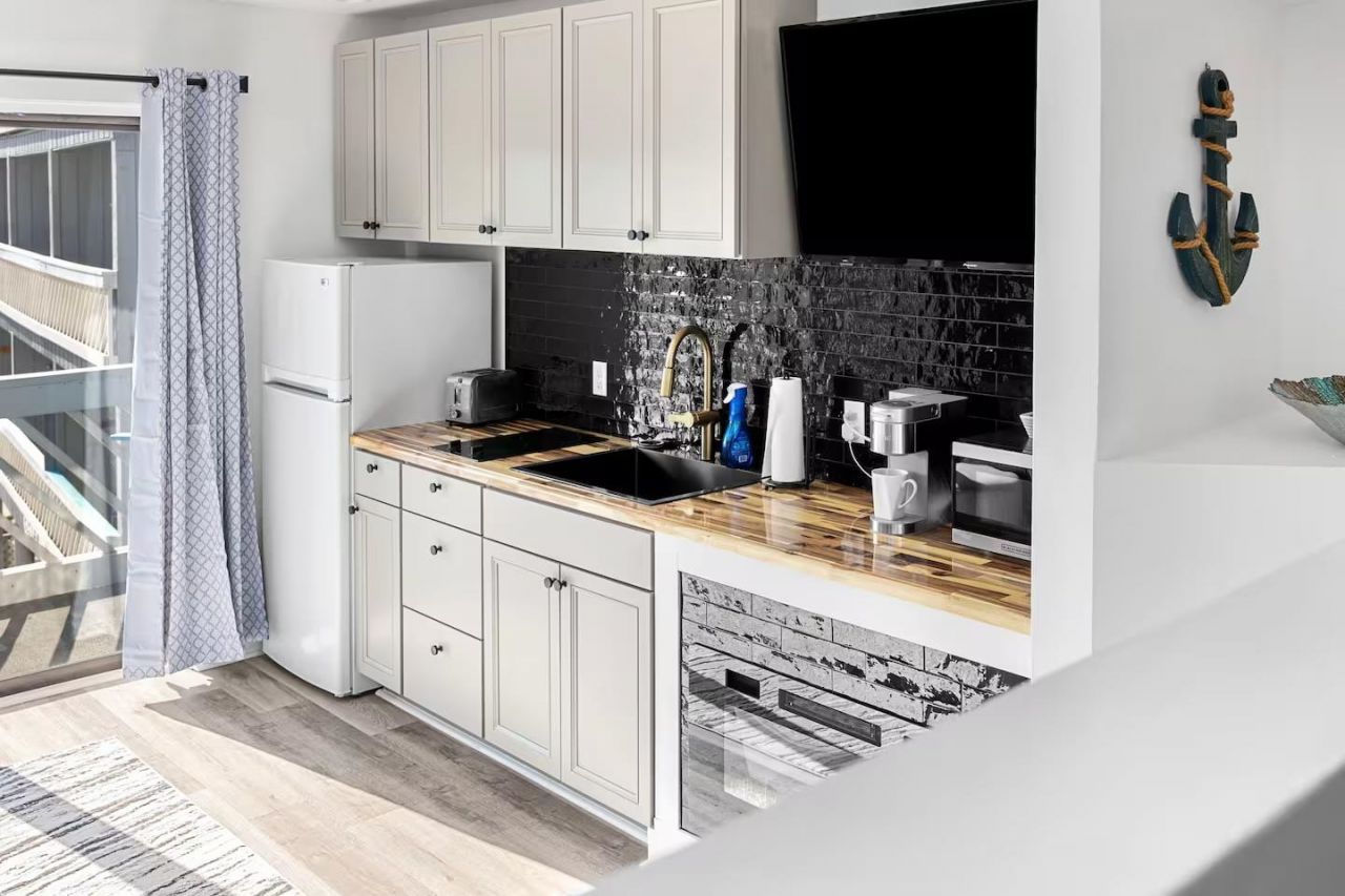 627 N Waccamaw Dr. Photo 11