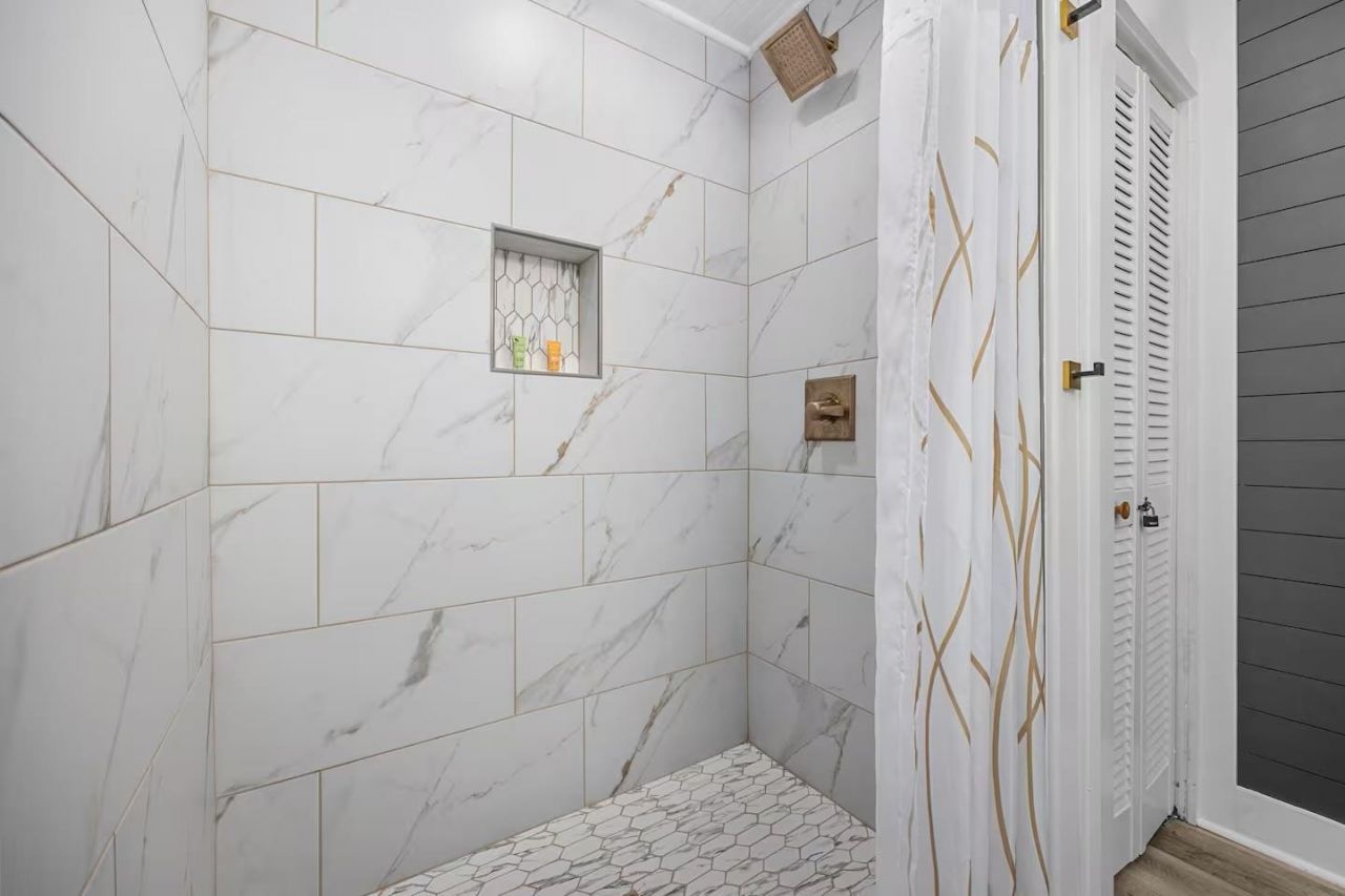 627 N Waccamaw Dr. Photo 4