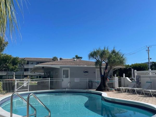 490 SE 19th av, Unit 106, Fort Lauderdale, FL 33060