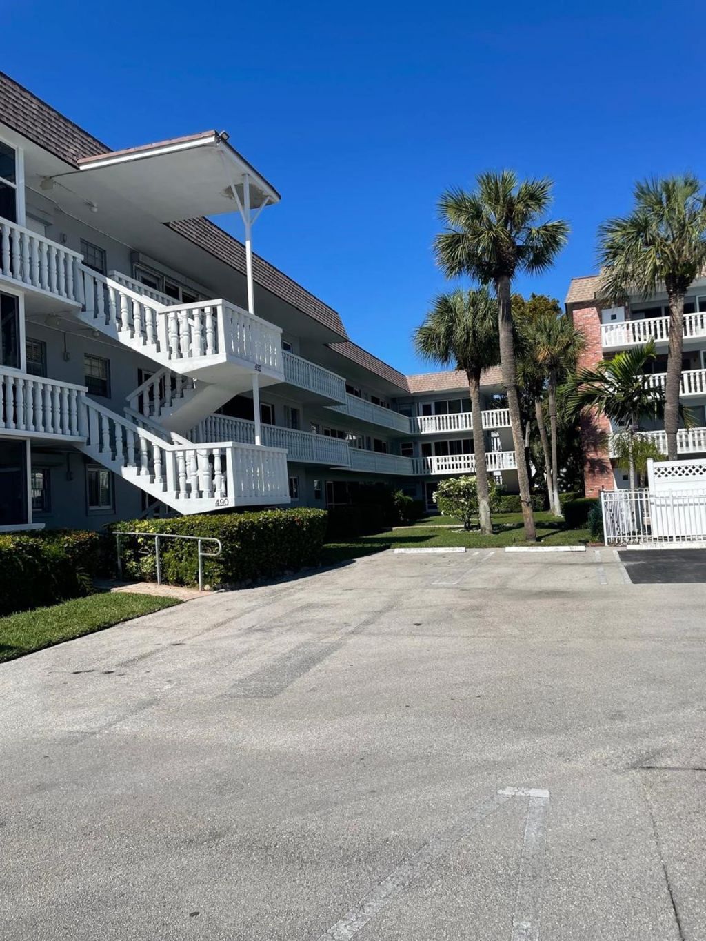 490 SE 19th Av, Unit 106, Fort Lauderdale, FL 33060 Photo