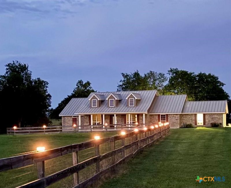 424 N Crawford Lane, Bartlett, TX 76511 Main Photo