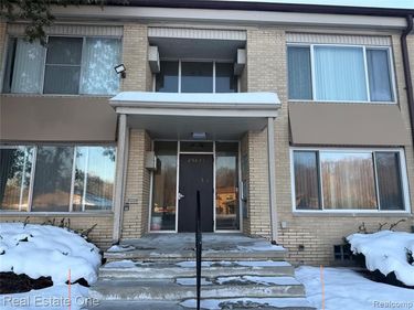 25835 Lahser Road, Southfield, MI 48033