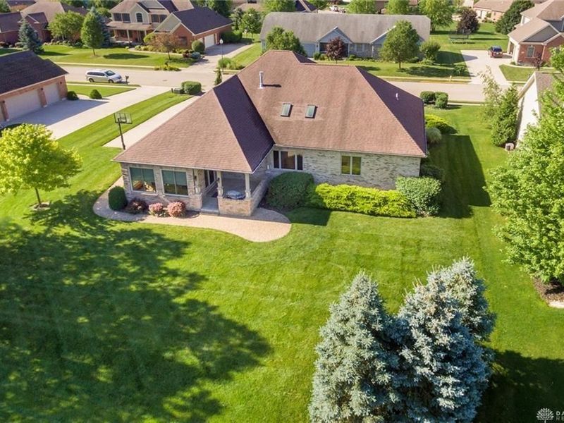 2659 Stonebridge Drive, Troy, OH 45373 Photo 10