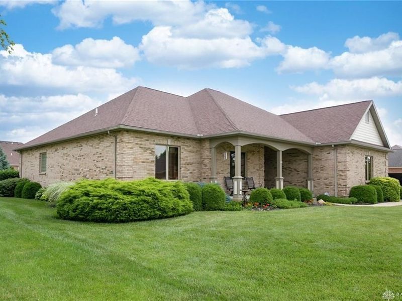 2659 Stonebridge Drive, Troy, OH 45373 Photo 13