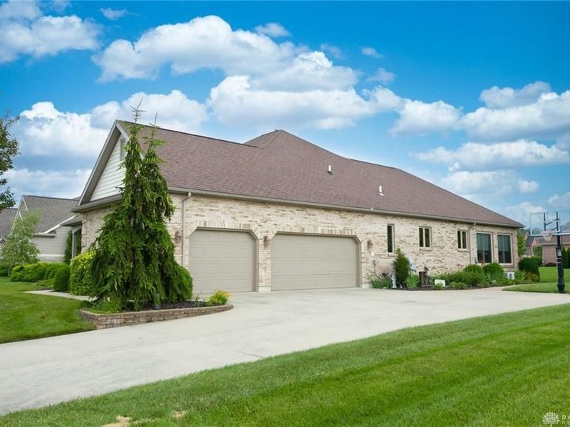 2659 Stonebridge Drive, Troy, OH 45373 Photo 14