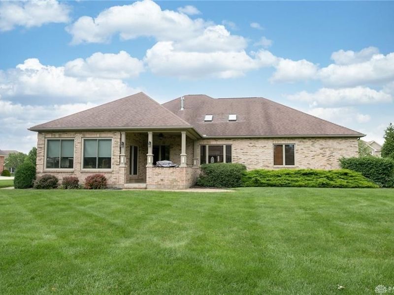 2659 Stonebridge Drive, Troy, OH 45373 Photo 3