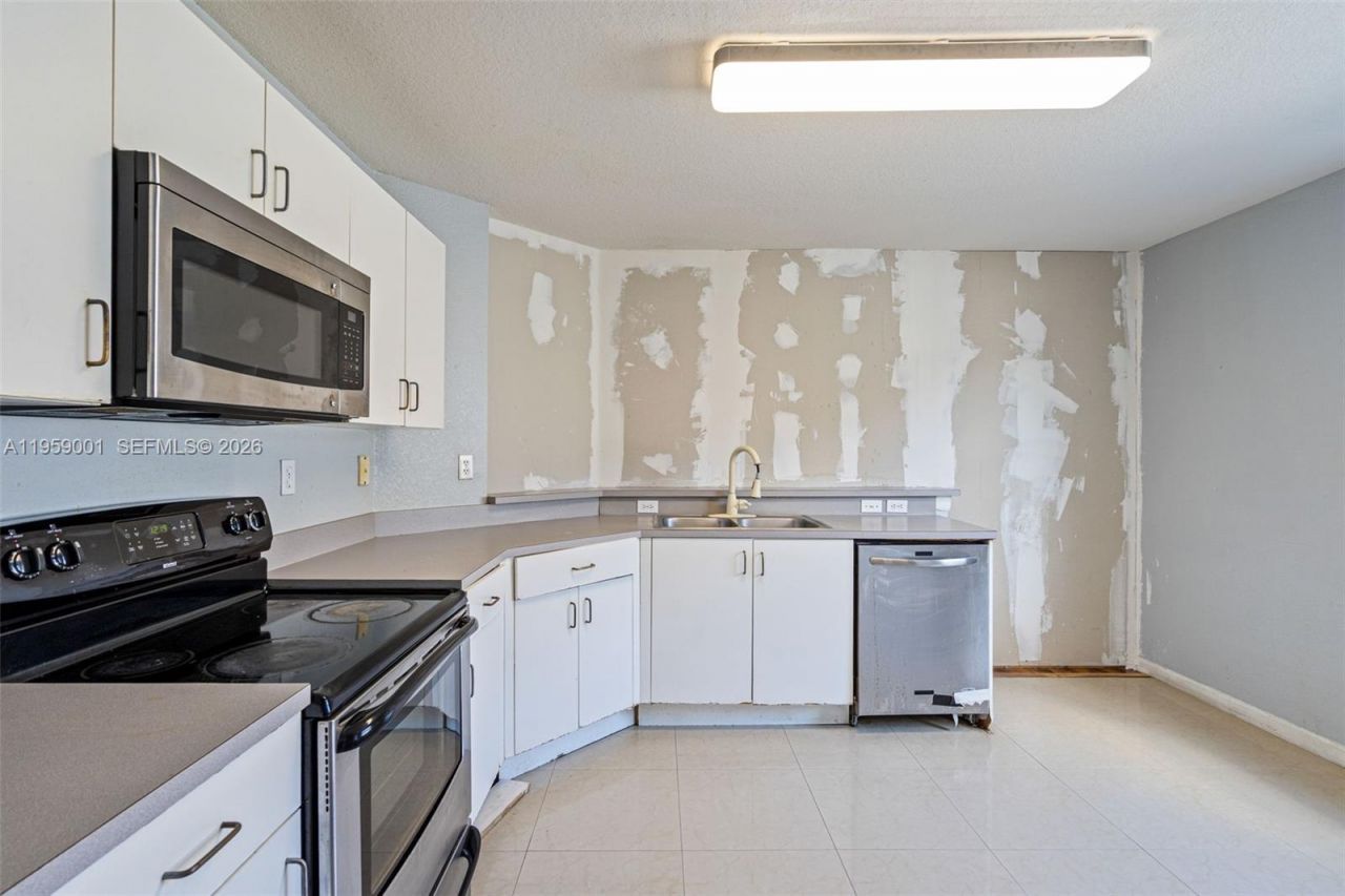 17319 SW 22nd St, Miramar, FL 33029 Photo