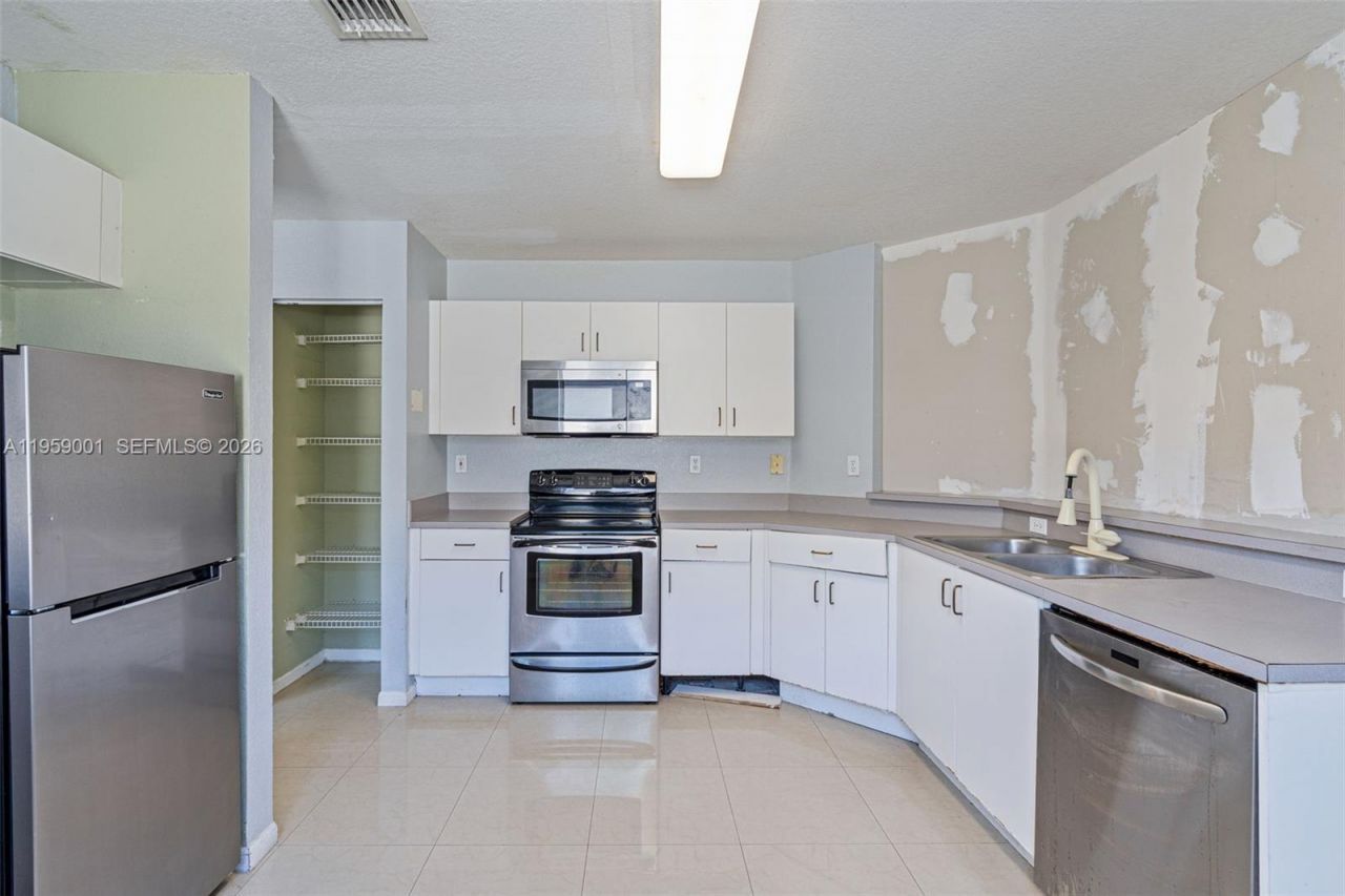 17319 SW 22nd St, Miramar, FL 33029 Photo