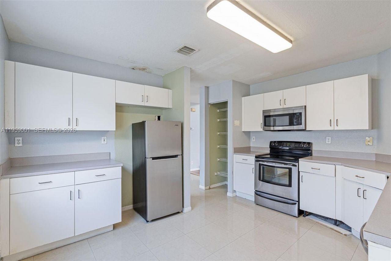 17319 SW 22nd St, Miramar, FL 33029 Photo