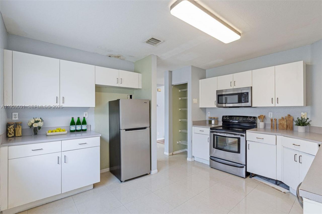 17319 SW 22nd St, Miramar, FL 33029 Photo