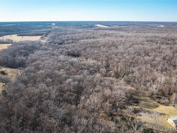 38925 Stone Piler Avenue , Edwards, MO 65326