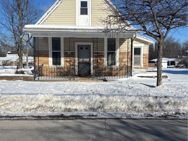 221 E Lisbon Street, Waynesburg, OH 44688