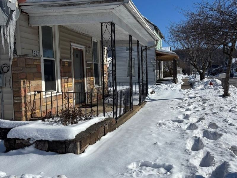 221 E Lisbon Street, Waynesburg, OH 44688 Photo 2