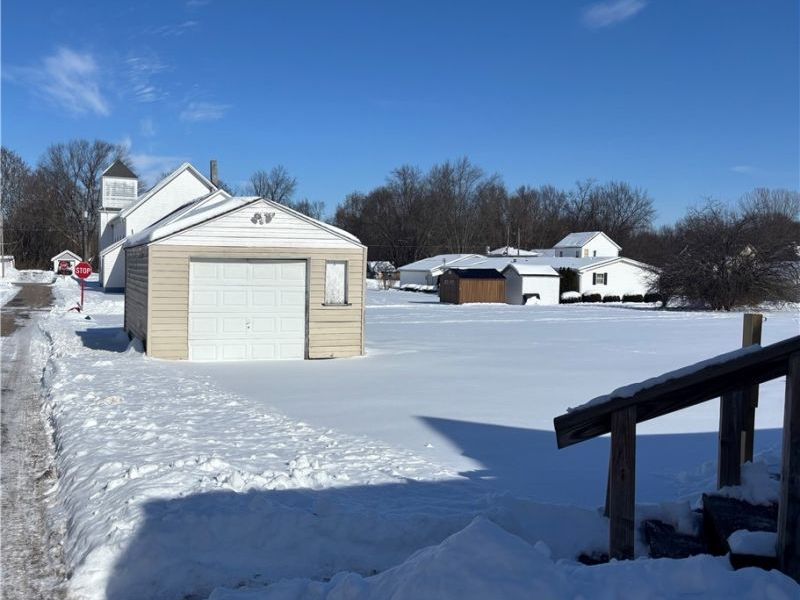 221 E Lisbon Street, Waynesburg, OH 44688 Photo 3