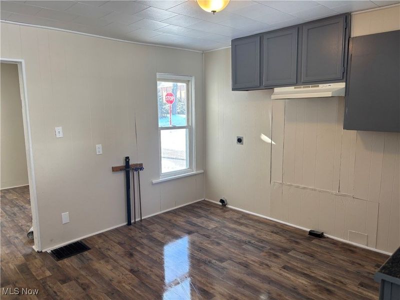 221 E Lisbon Street, Waynesburg, OH 44688 Photo 8