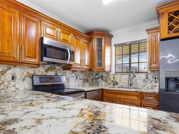 6765 NW 182nd St , Unit 104, Hialeah, FL 33015