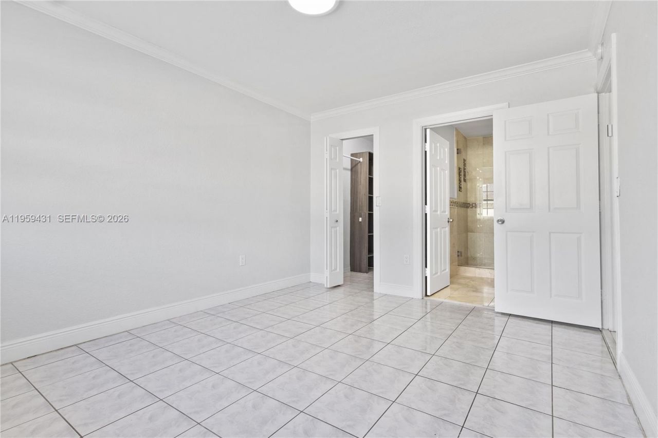 6765 NW 182nd St , Unit 104, Hialeah, FL 33015 Photo