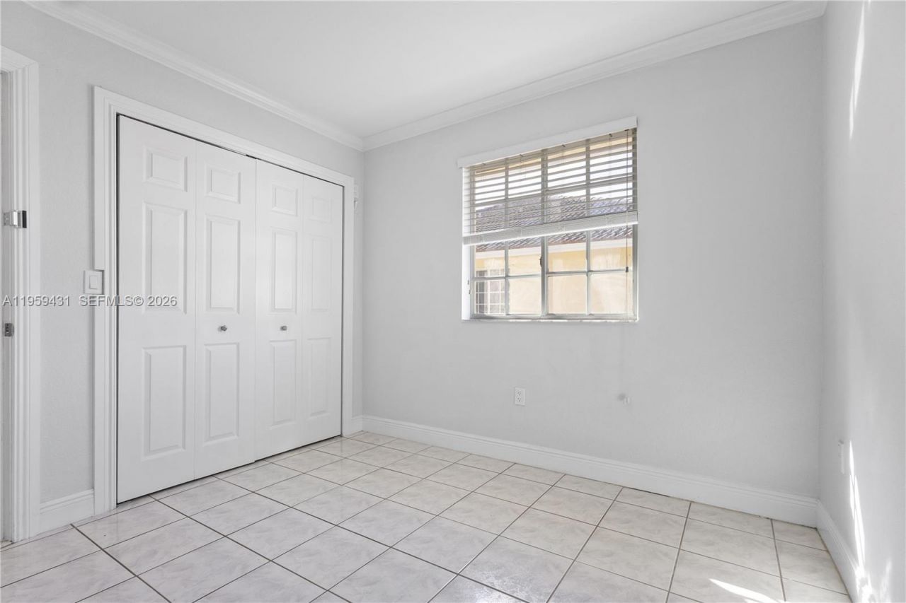 6765 NW 182nd St , Unit 104, Hialeah, FL 33015 Photo