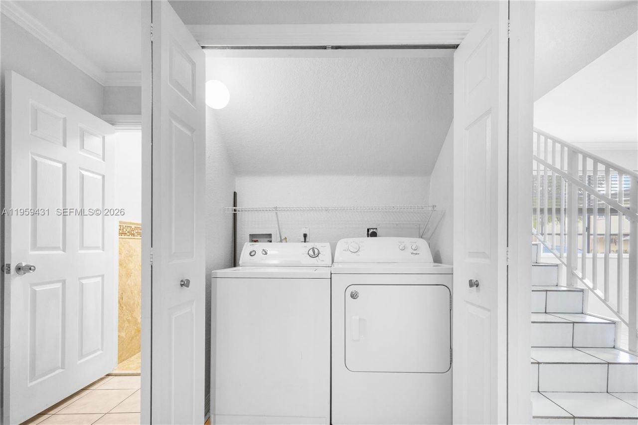 6765 NW 182nd St , Unit 104, Hialeah, FL 33015 Photo