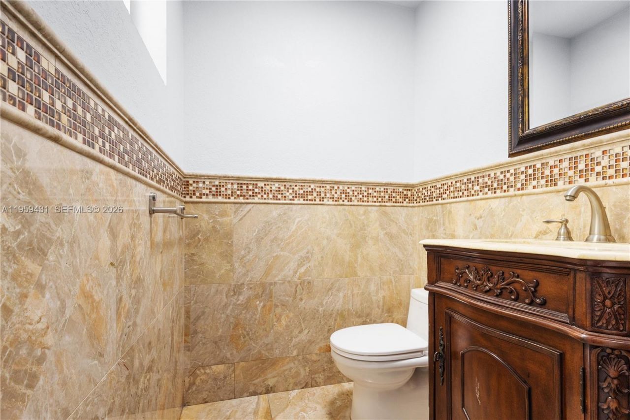 6765 NW 182nd St , Unit 104, Hialeah, FL 33015 Photo