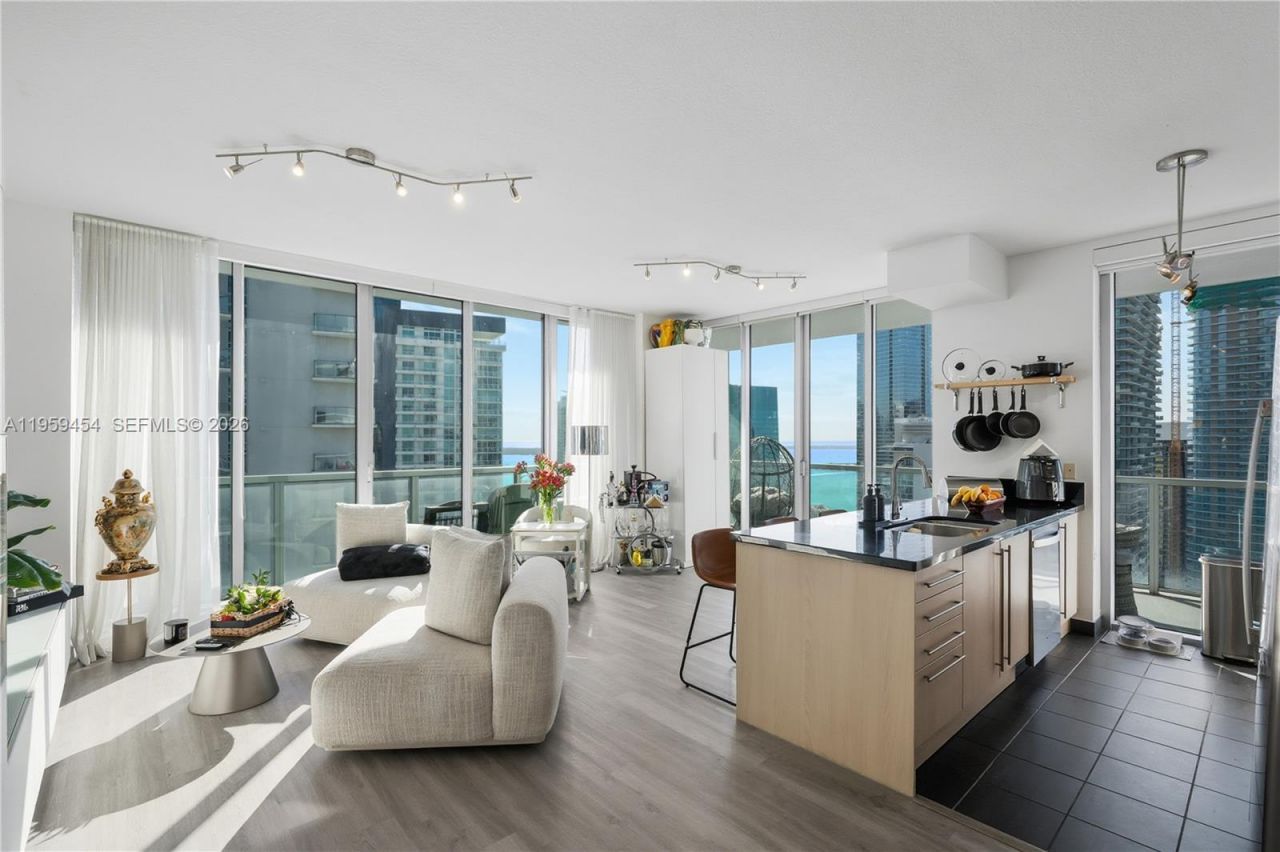 1111 SW 1st Ave, Unit UPH4019-, Miami, FL 33130 Photo