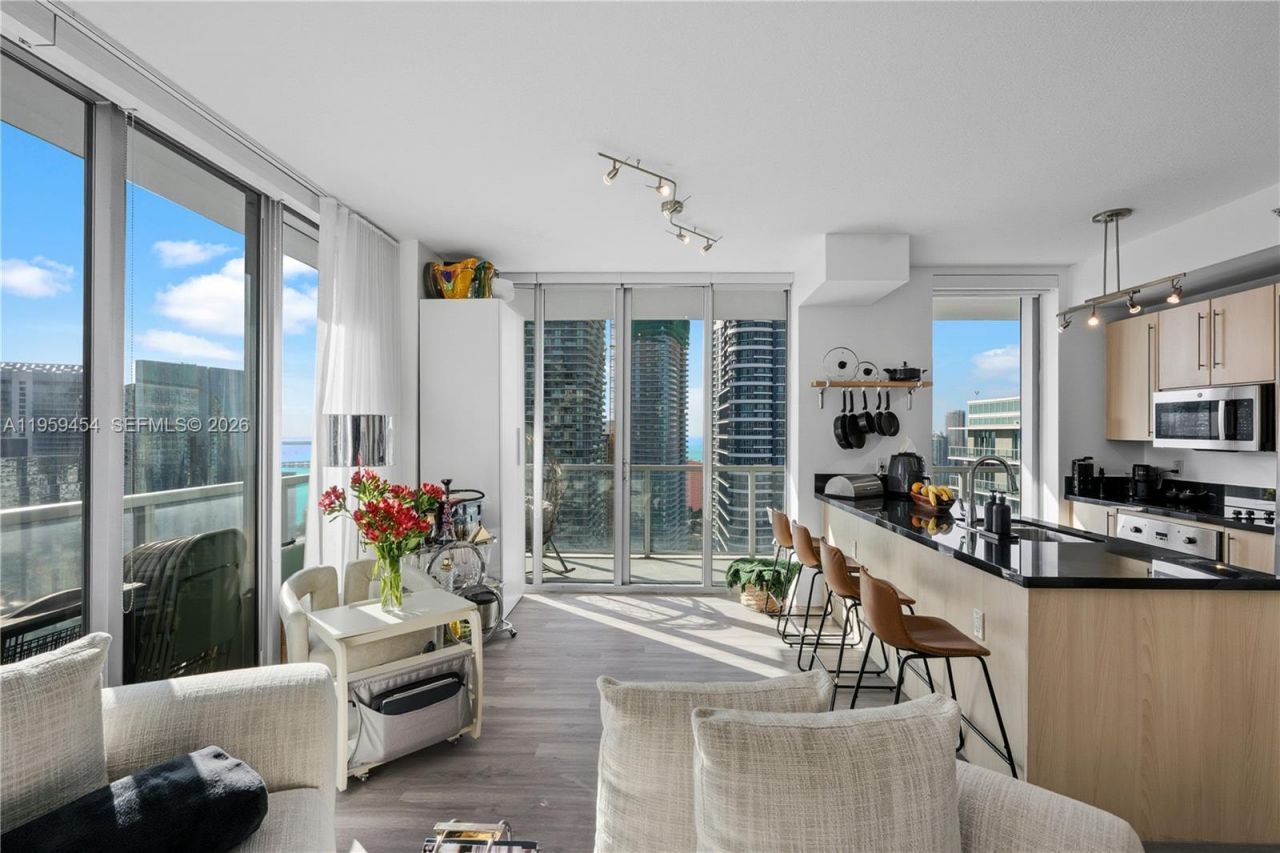 1111 SW 1st Ave, Unit UPH4019-, Miami, FL 33130 Photo