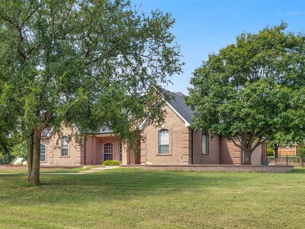 364 Preakness Place Road, Van Alstyne, TX 75495