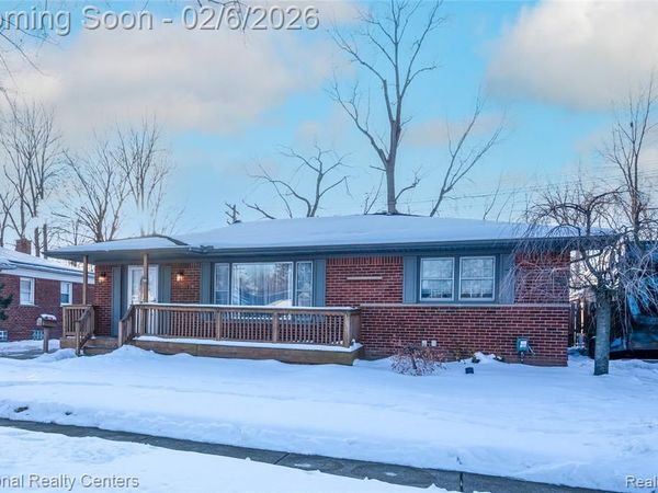 32653 Beacon Lane, Fraser, MI 48026