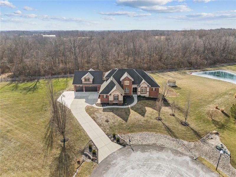 8428 Erickson Court, Waynesville, OH 45068 Photo 2