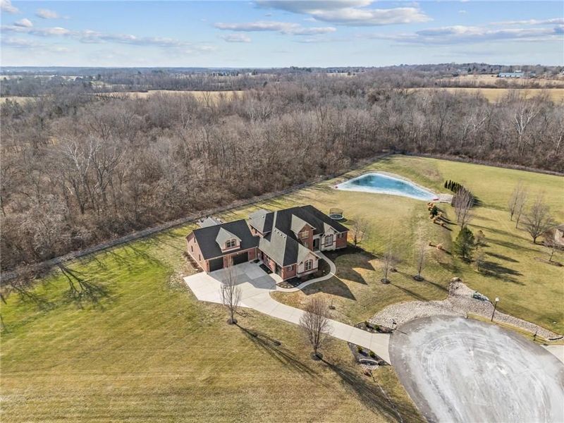 8428 Erickson Court, Waynesville, OH 45068 Photo 3