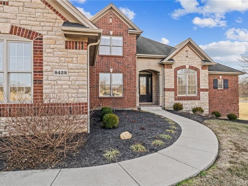 8428 Erickson Court, Waynesville, OH 45068 Photo 4