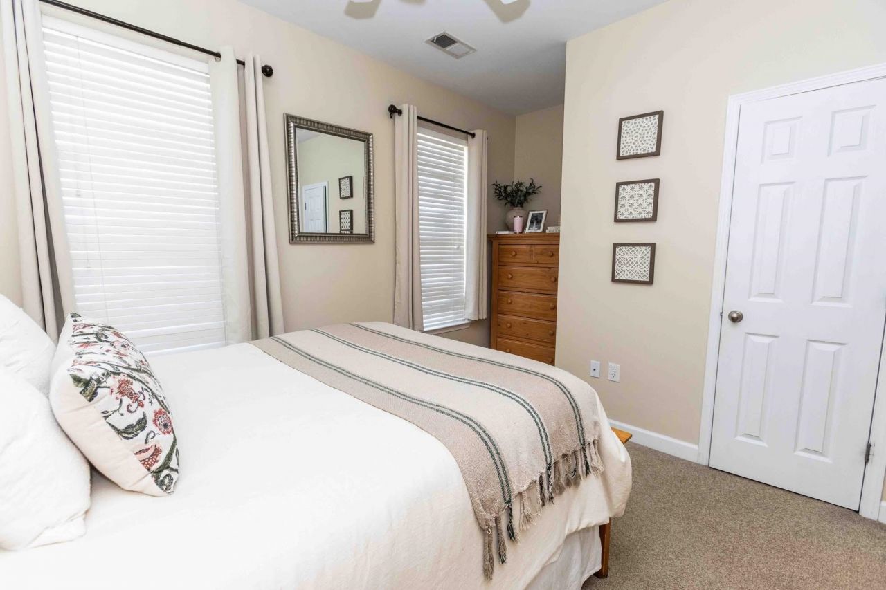 3560 Alexandria Ave. Photo 14