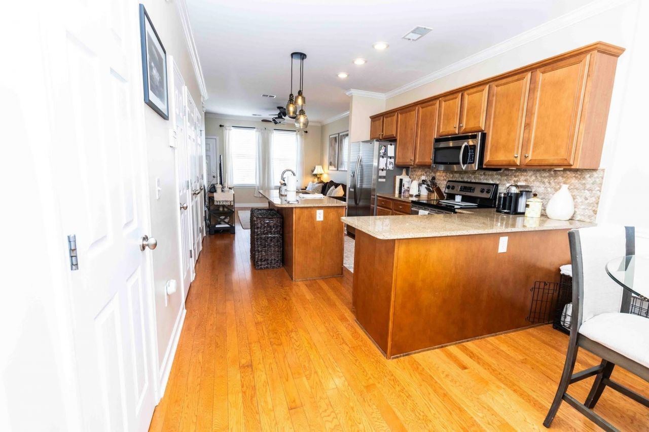 3560 Alexandria Ave. Photo 5