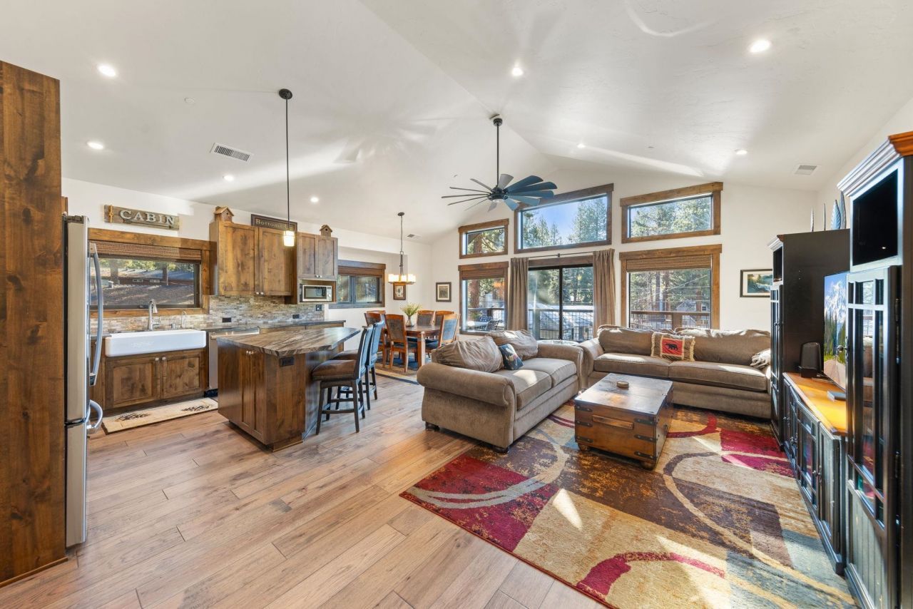 8627 Trout Avenue, Kings Beach, CA 96143 Photo