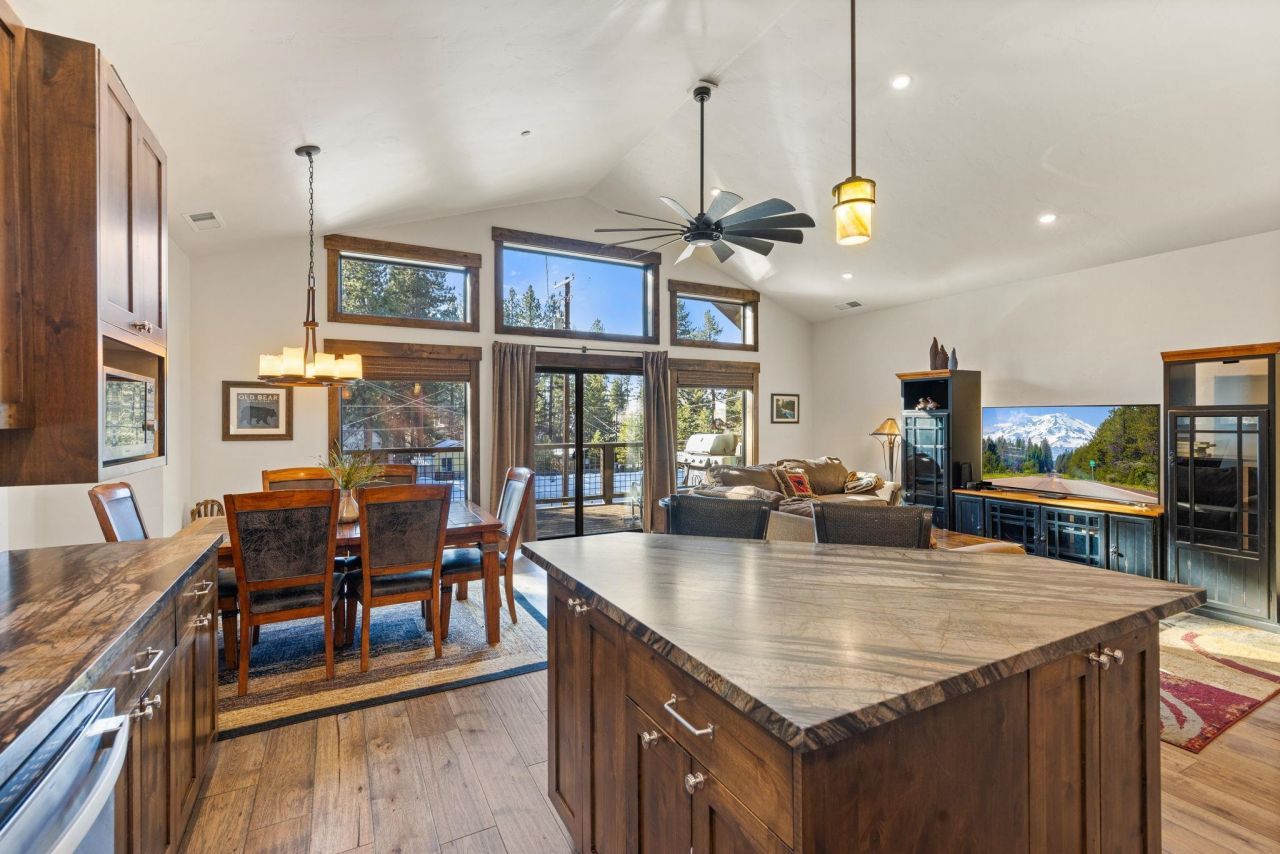 8627 Trout Avenue, Kings Beach, CA 96143 Photo