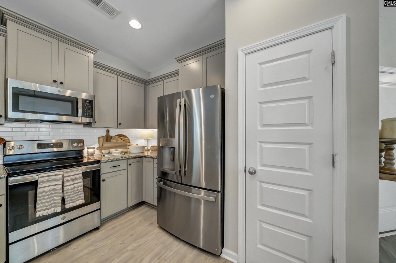 1220 Independence Drive Photo 6