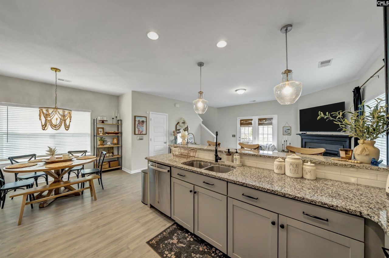 1220 Independence Drive Photo 7