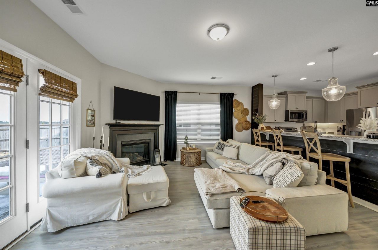 1220 Independence Drive Photo 8