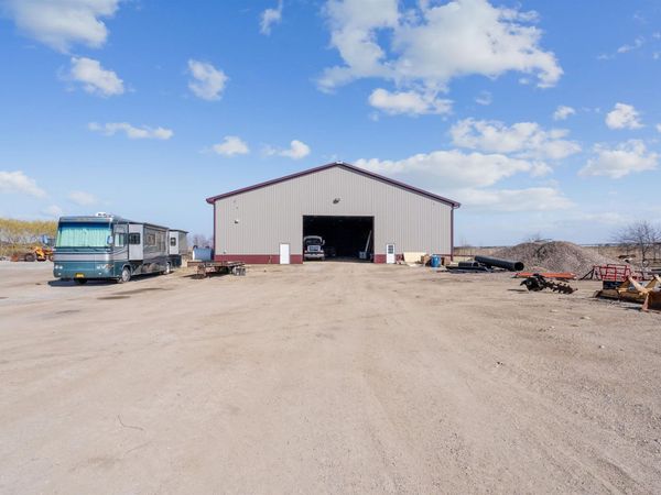 4231 Alexandra Drive, Unit B, Waterloo, IA 50701