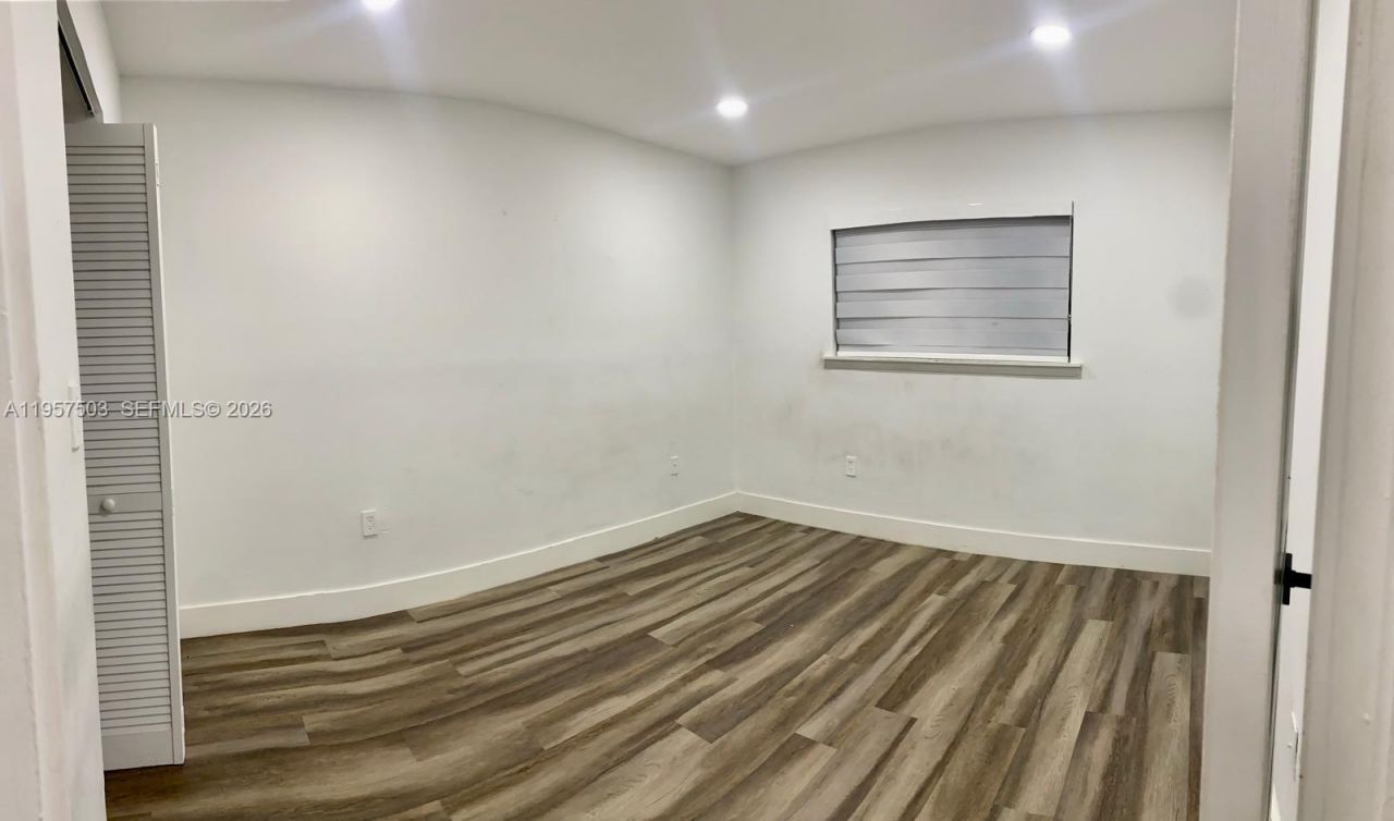 300 W Palm Cir W, Unit 307, Pembroke Pines, FL 33025 Photo