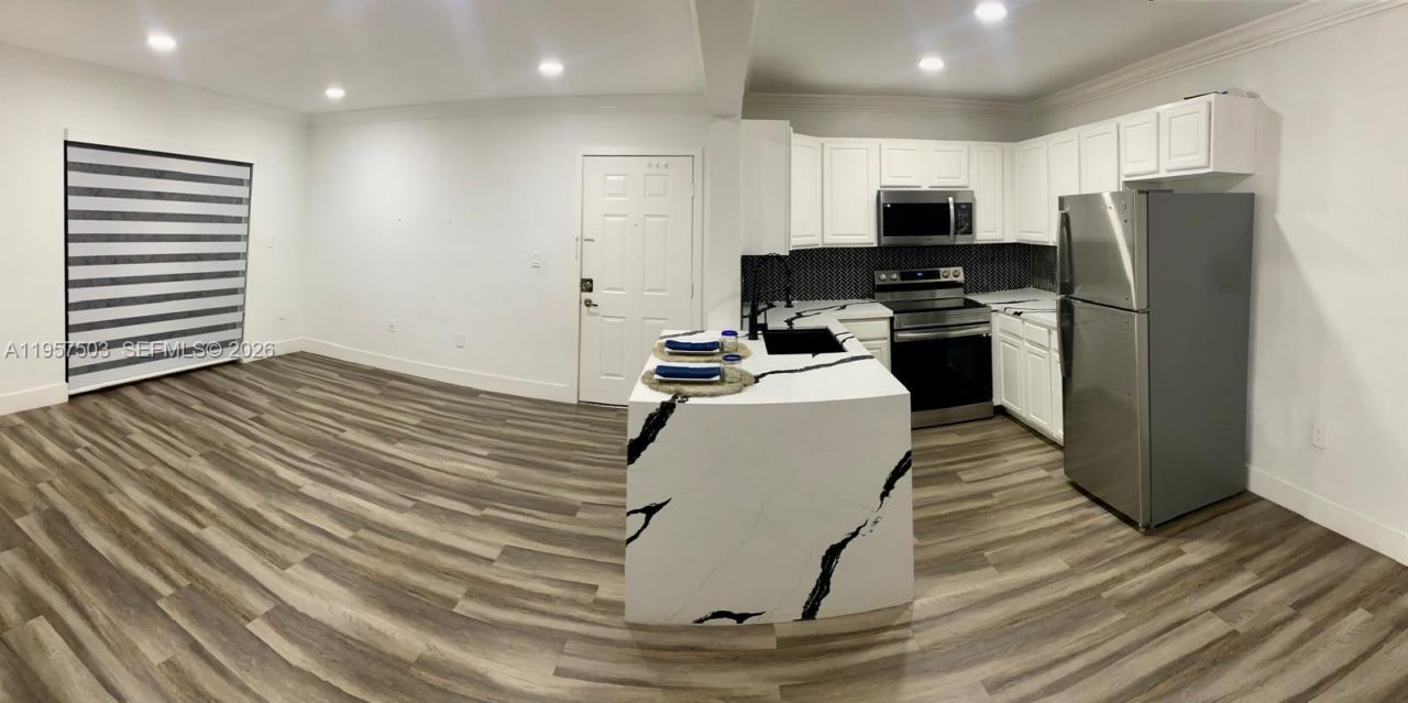 300 W Palm Cir W, Unit 307, Pembroke Pines, FL 33025 Photo