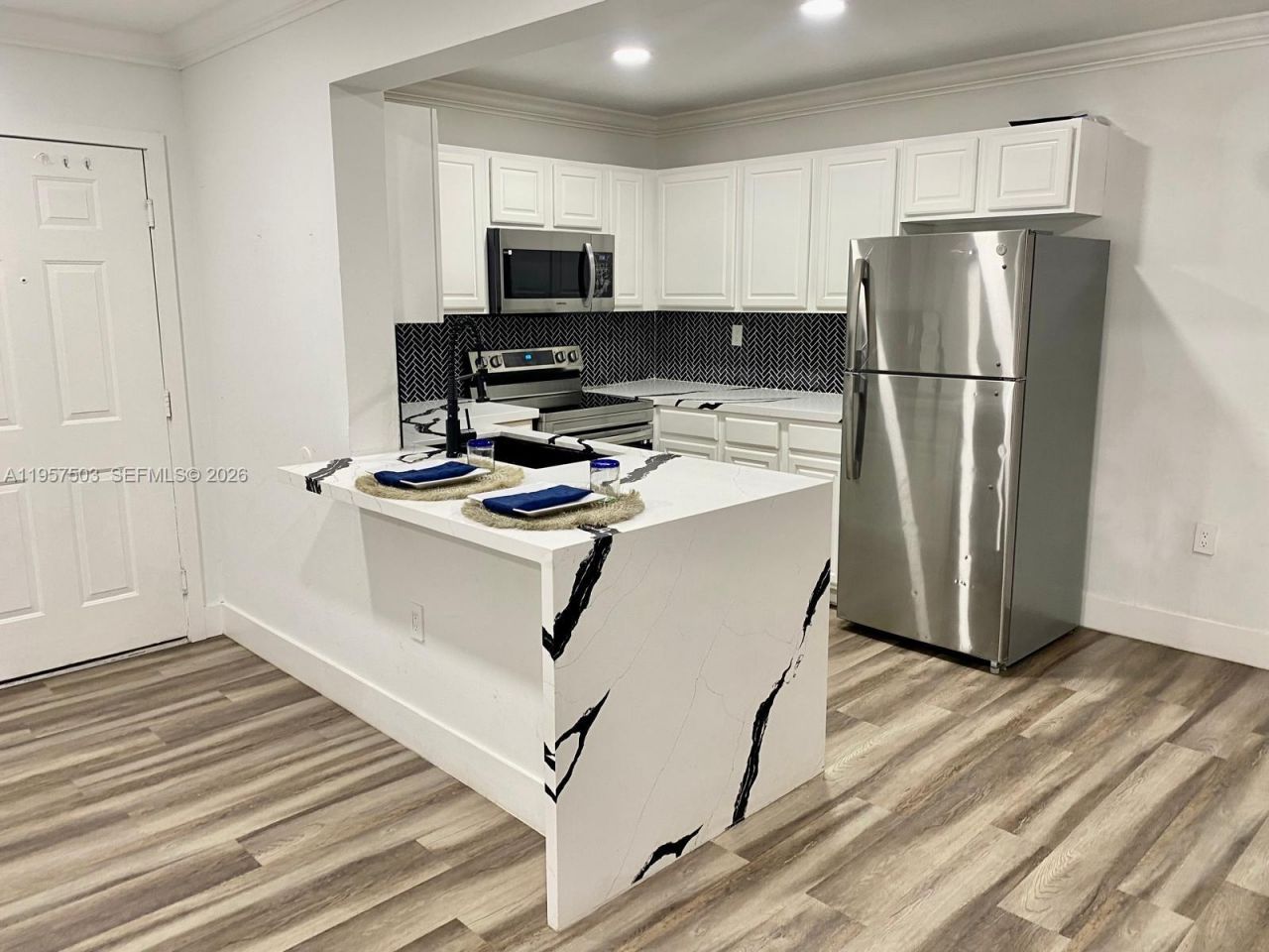 300 W Palm Cir W, Unit 307, Pembroke Pines, FL 33025 Photo