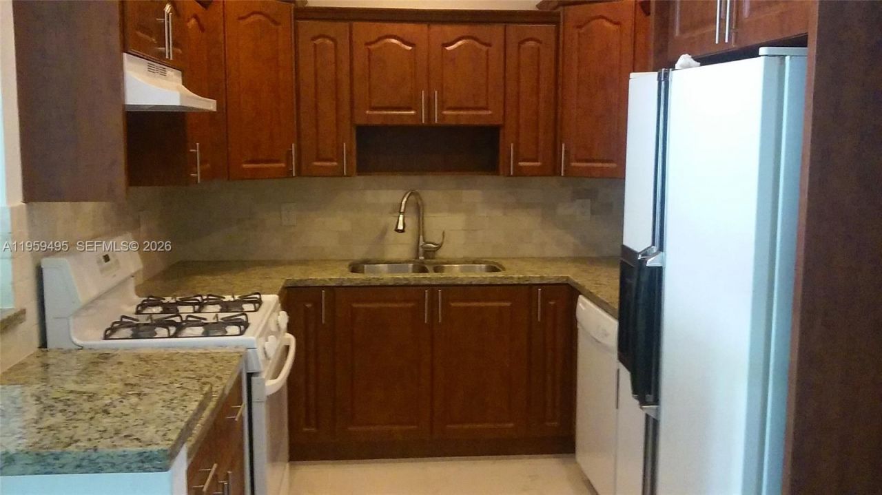 3920 NW 59th Ave , Unit ., Virginia Gardens, FL 33166 Photo