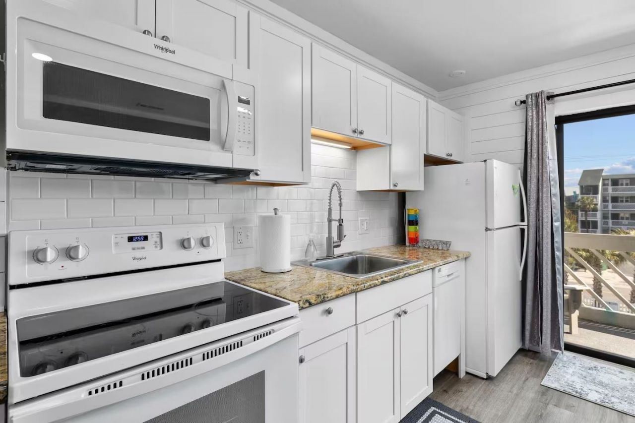 627 N Waccamaw Dr. Photo 12