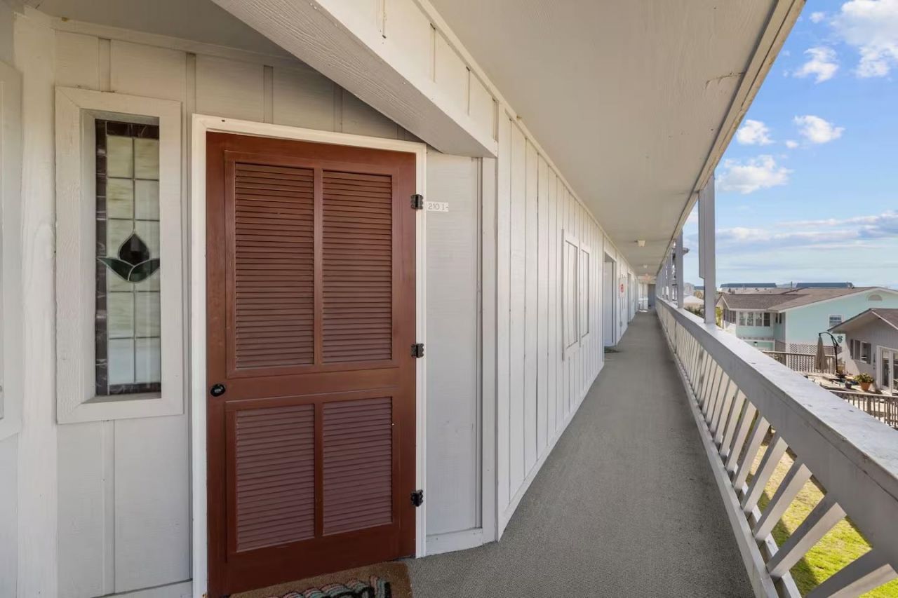 627 N Waccamaw Dr. Photo 7