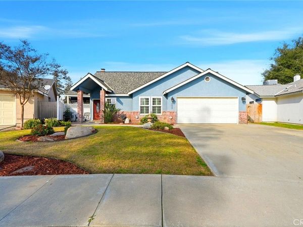 5028 W Hillsdale, Visalia, CA 93291