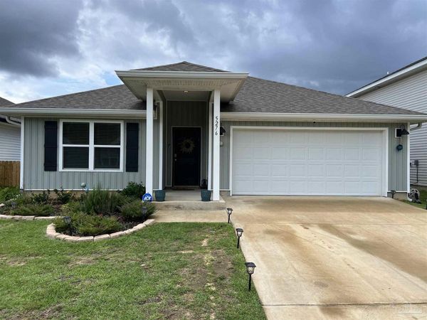 5276 Peach Dr, Pace, FL 32571