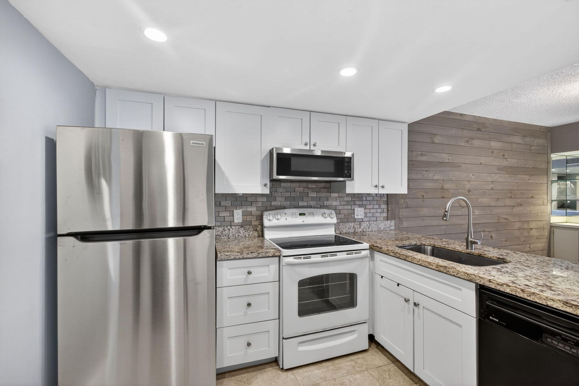 1605 S Us Highway 1, Unit D105, Jupiter, FL 33477 Photo