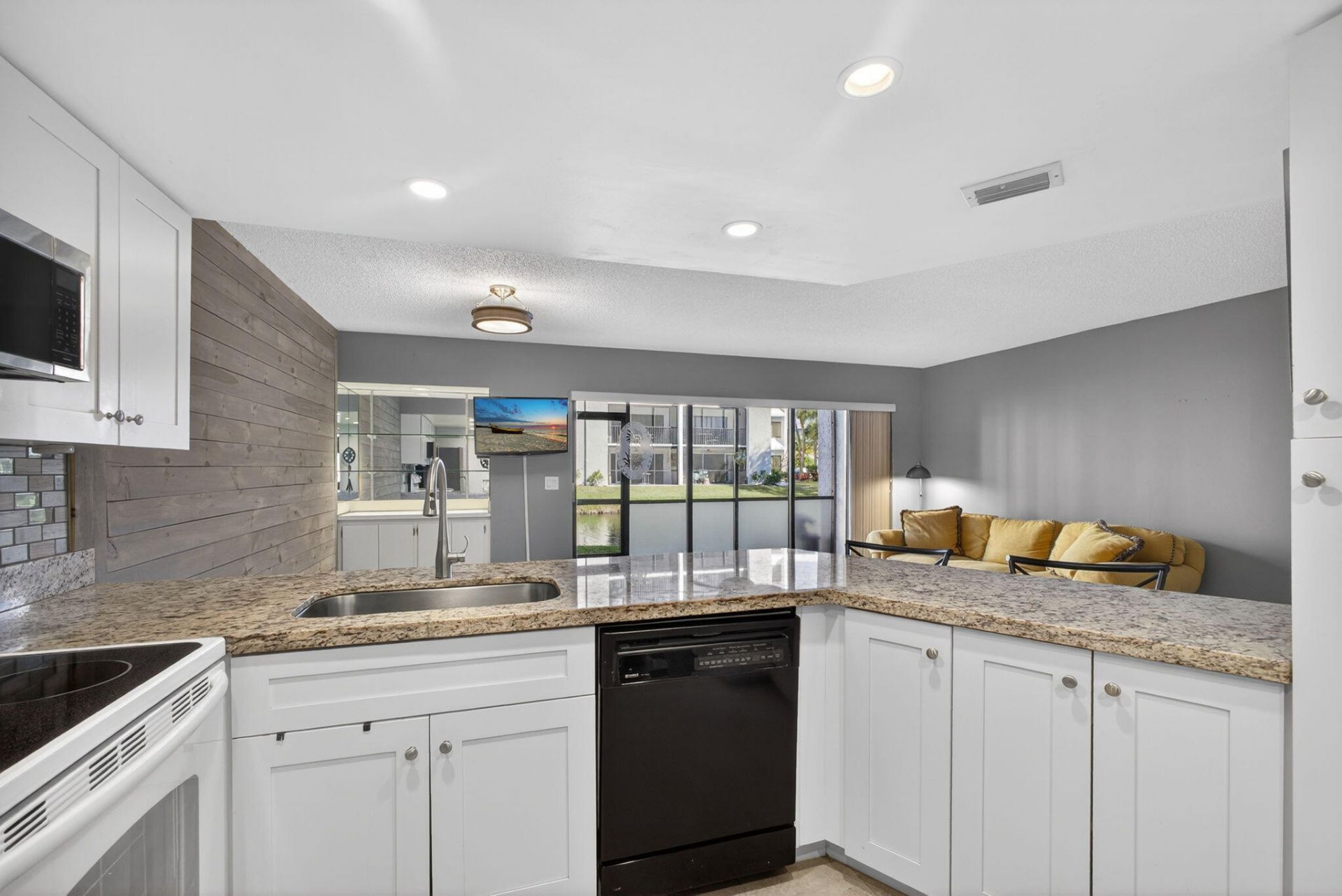 1605 S Us Highway 1, Unit D105, Jupiter, FL 33477 Photo