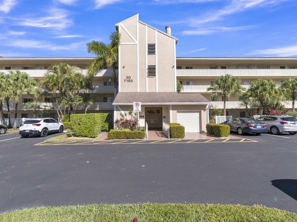 7185 Huntington Lane, Unit 202, Delray Beach, FL 33446